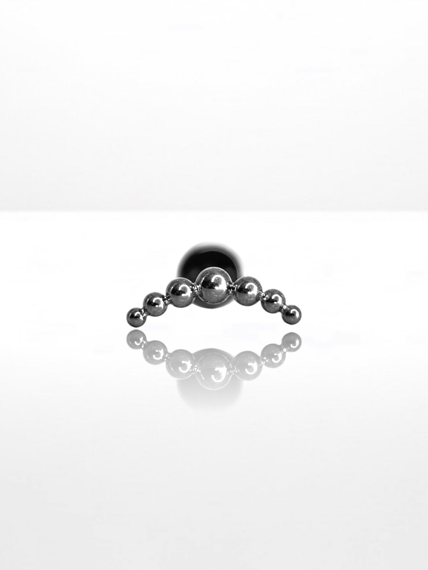 Titanium Simple ball Half-moon labret