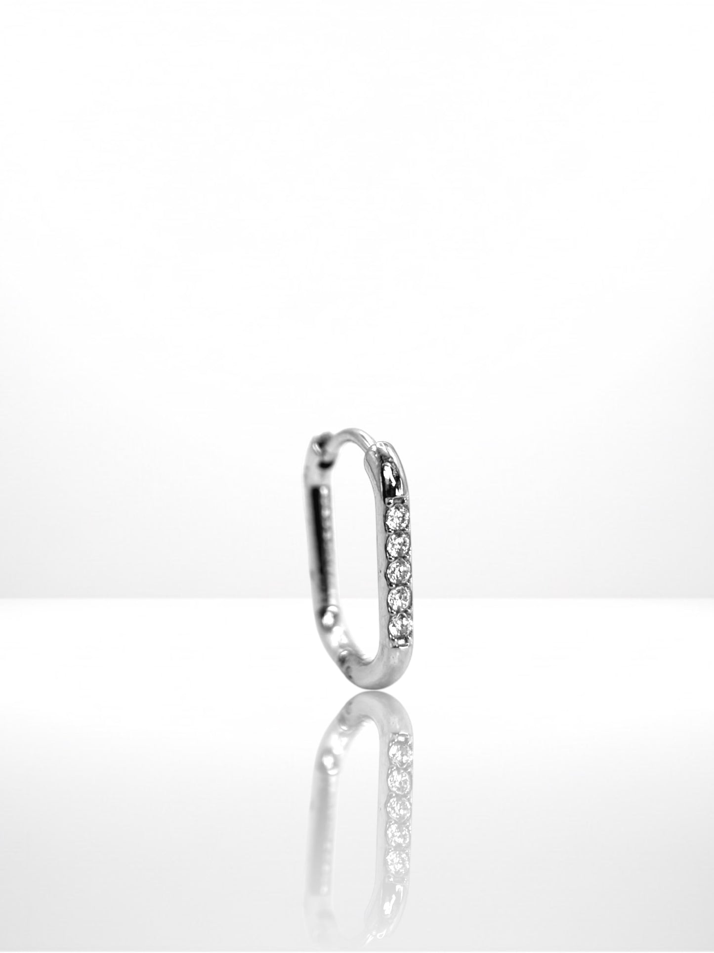 Simple Hoop Zircona náušnica
